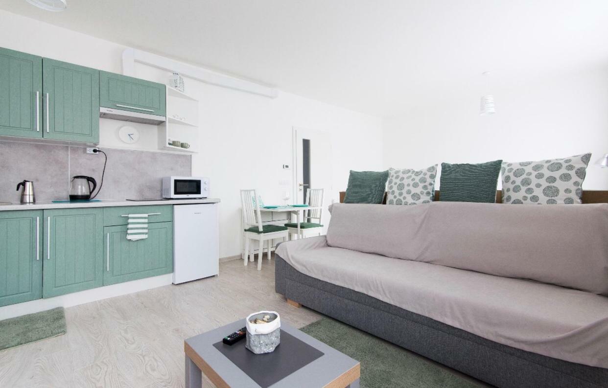 Free Parking In Garage Karolina Plazza, New Cosy Studio With All You Need Praha Bagian luar foto
