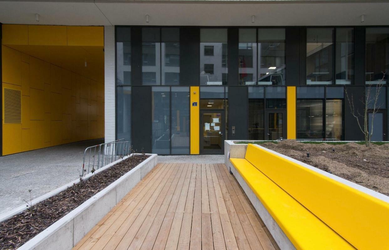 Free Parking In Garage Karolina Plazza, New Cosy Studio With All You Need Praha Bagian luar foto
