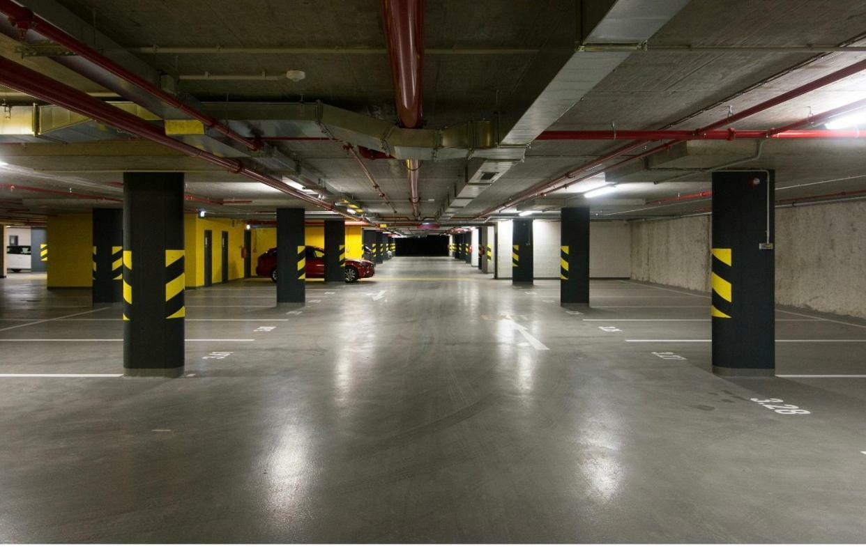 Free Parking In Garage Karolina Plazza, New Cosy Studio With All You Need Praha Bagian luar foto